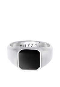 Hõberõngas, millel on suur must kaheksanurkne kivi, sile pind, poleeritud viimistlus ning õrn bränding sõrmuse siseküljel.