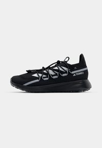 Unselected, core black chalk white grey two