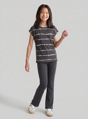 TOM TAILOR, TOM TAILOR T-SHIRT OVERSIZE T-SHIRT MIT STREIFENMUSTER - Trükipildiga T-särk - coal grey batik design