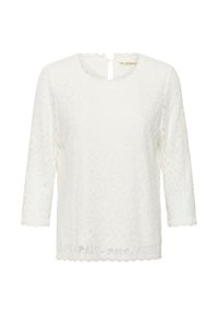 Hvid blondebluse med trekvartærmer, bølgemønstrede kanter og rund halsudskæring. Har en nøglehulldetalje bagpå.