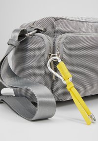 SURI FREY MARRY - Rankinė per petį - lightgrey
