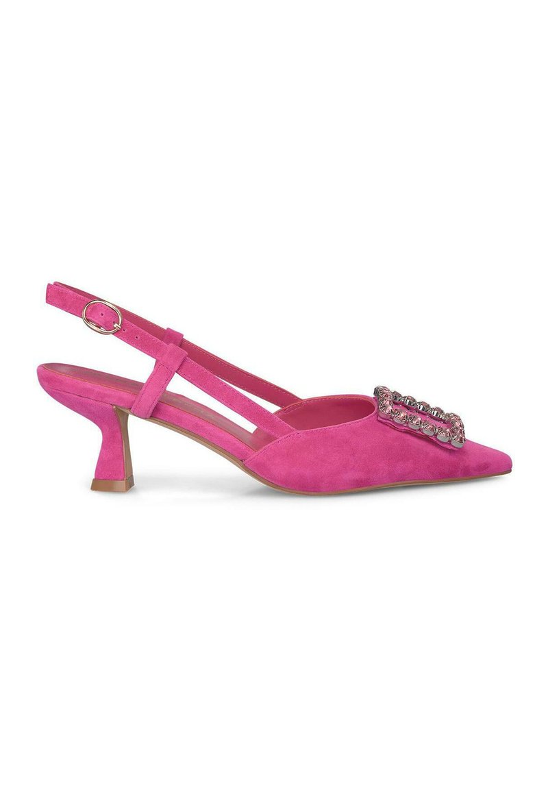 Scarpa slingback in suede rosa con punta appuntita, tacco a blocco piccolo e decorazione in argento sulla parte anteriore. Cinturino regolabile alla caviglia incluso.
