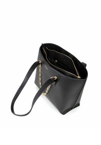 Borsa a tracolla in pelle nera con manici decorati con catena, cerniera color oro e numerose tasche interne per l'organizzazione. Chiusura con cerniera superiore.