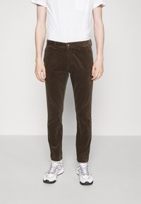 NN.07 Spodnie materiałowe