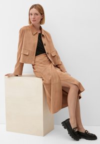 s.Oliver BLACK LABEL Imitatieleren jas - sandstein