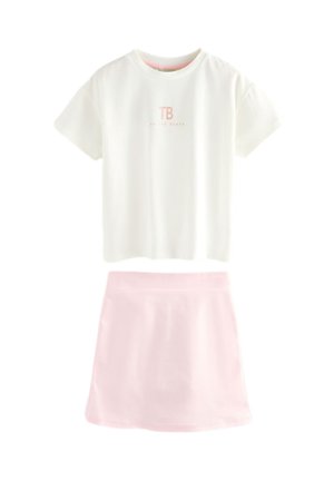REGULAR FIT - PSET  - Minirok - pink