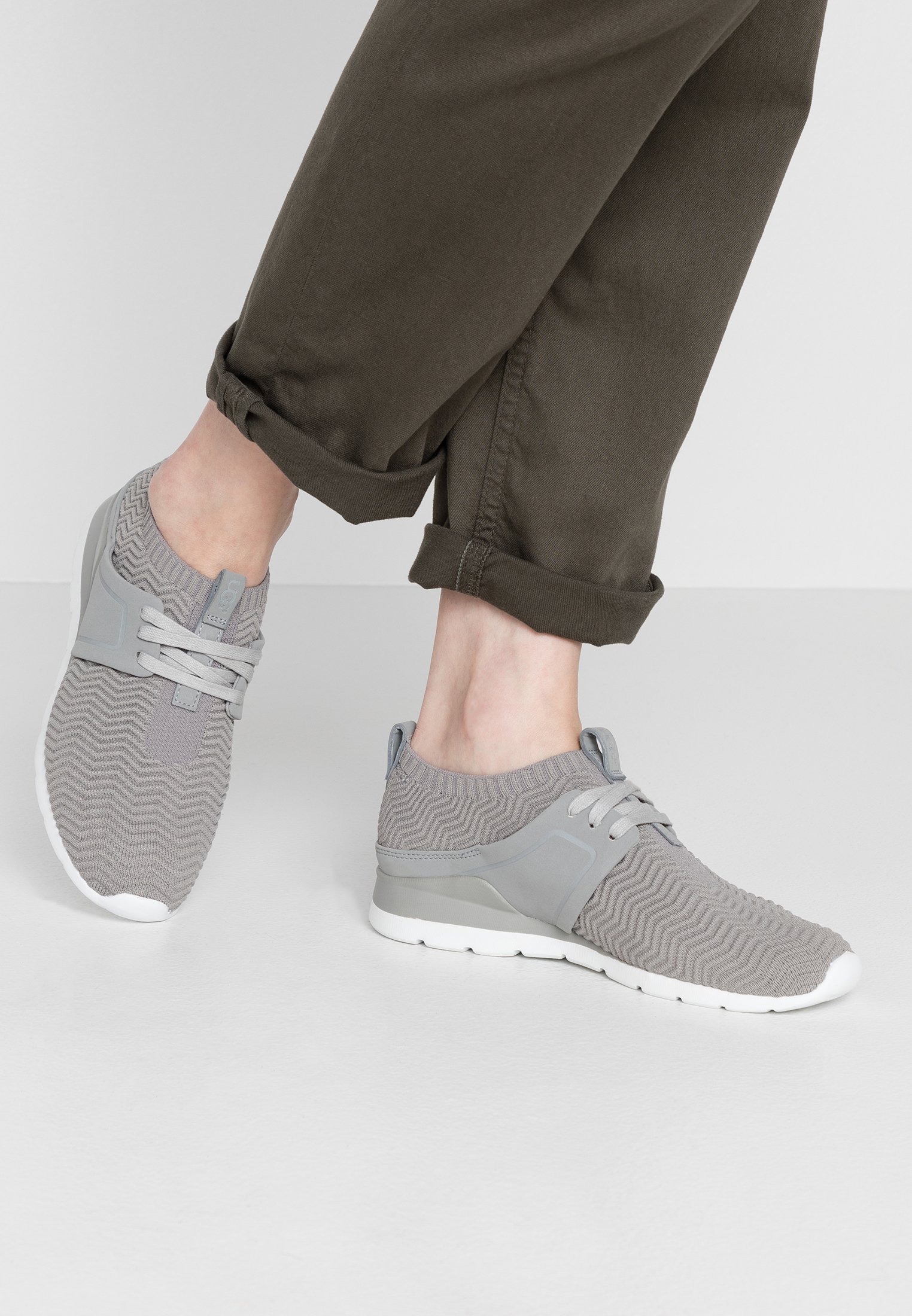 ugg willows sneakers reviews