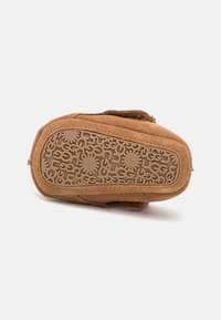 UGG BABY TASMAN AND BEANIE UNISEX - Esimesed jalatsid - chestnut