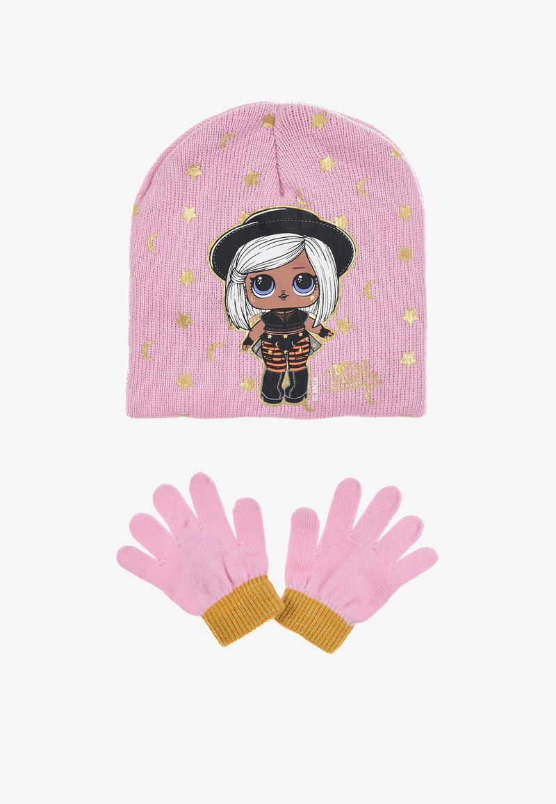 Gorro de punto rosa con estrellas doradas y un gráfico de personaje; combinado con guantes rosa a juego que tienen un puño acanalado mostaza.