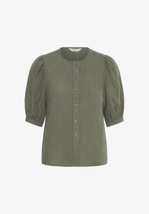 Olivengrøn bluse med rund halsudskæring, knapper foran, puffede korte ærmer og rynkede manchetter.