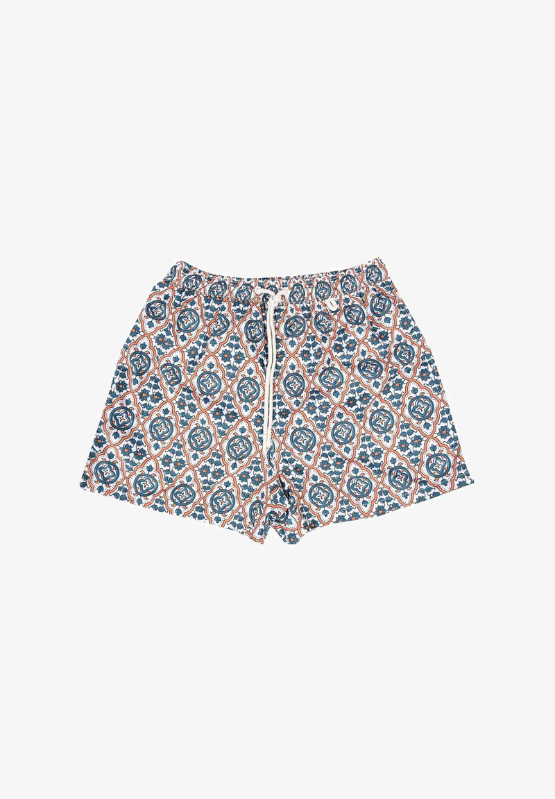 Costumi da bagno con motivo, dotati di una vita elastica, caratterizzati da intricati design blu, arancione e bianco. Il materiale sembra leggero e traspirante.