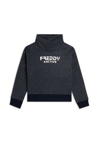 Felpa grigia scura con colletto alto, caratterizzata da stampa argentata "FREDDY ACTIVE", tessuto testurizzato e polsini e orlo blu navy.