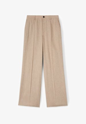 Pantaloni beige a gamba larga con motivo a righe verticali, chiusura con bottone e passanti per cintura; il tessuto ha una leggera texture e una finitura liscia.