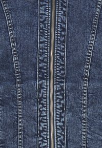 ONLY ONLTIA BANDIT BIKER JACKET - Džinsa auduma jaka - medium blue denim
