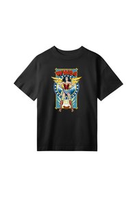 Sort t-shirt med farverig Wonder Woman 1984 grafik, der viser Wonder Woman i rustning med vinger og "WW84" tekst ovenfor.