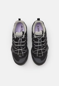 Adidas Terrex SWIFT R2 GORE-TEX®  - Trekingové boty - core black/dough solid grey/purple tint