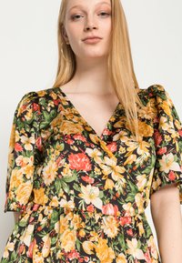 VILA VIANNEMONE V-NECK  MIDI DRESS - Vestido de dia - black