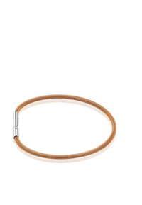 Bracciale flessibile in metallo dorato e argentato con un fermaglio argentato liscio, caratterizzato da tonalità alternate di rame e metallici.