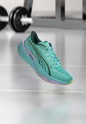 Puma, DEVIATE NITRO 4 - PUMA X HYROX - Тренировъчна обувка - intense mint/light lavender
