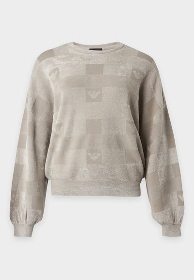 Pull beige à manches longues avec un motif à carreaux subtil et de petits détails d'emblème, col rond, poignets et ourlet côtelés.