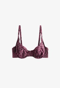 Unselected, berry black leopard