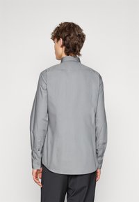 HUGO JENNO - Vapaa-ajan kauluspaita - medium grey