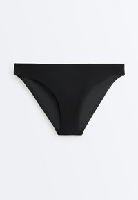 Schwarzer Bikinihose mit strukturierter Oberfläche und klassischem Schnitt, flach auf weißem Hintergrund präsentiert.