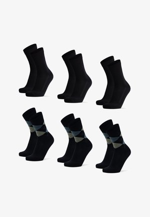 Calzini neri in cotone, due paia con design semplice e due paia con motivo a rombi nei colori blu navy e verde. Lunghezza a metà polpaccio. Texture morbida.