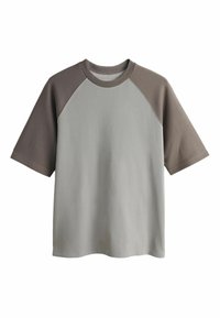 Nem kiválasztott, neutral raglan