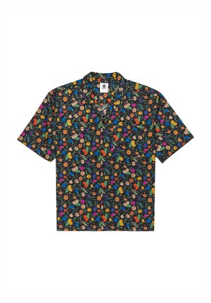 Camisa de manga corta con tejido negro y patrones florales multicolores, que muestra diversas formas y tamaños de flores en toda su superficie.