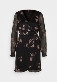 Vestido negro con diseño envolvente, que presenta mangas largas transparentes, patrones florales en rosa y blanco, y puños fruncidos.
