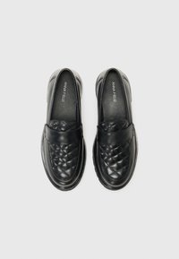 Thumbnail Image 4