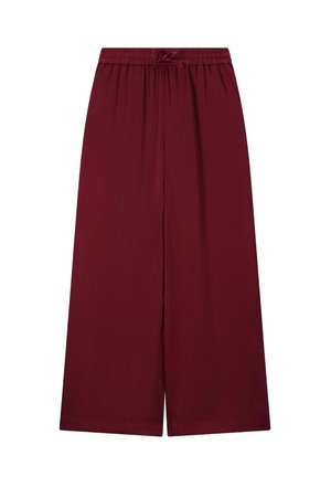 Bordeaux wijdere broek met een elastische tailleband en een trekkoord. Zachte stof met een gladde textuur; geen patronen of hardware zichtbaar.