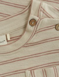 EN FANT T-shirt med print - french oak