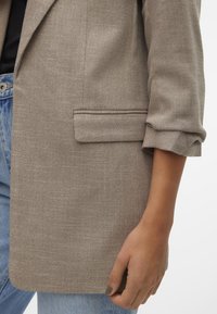 Vero Moda VMFRIDA REGULAR  - Blazer - silver mink