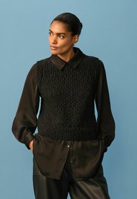 Next Striktrøje - black