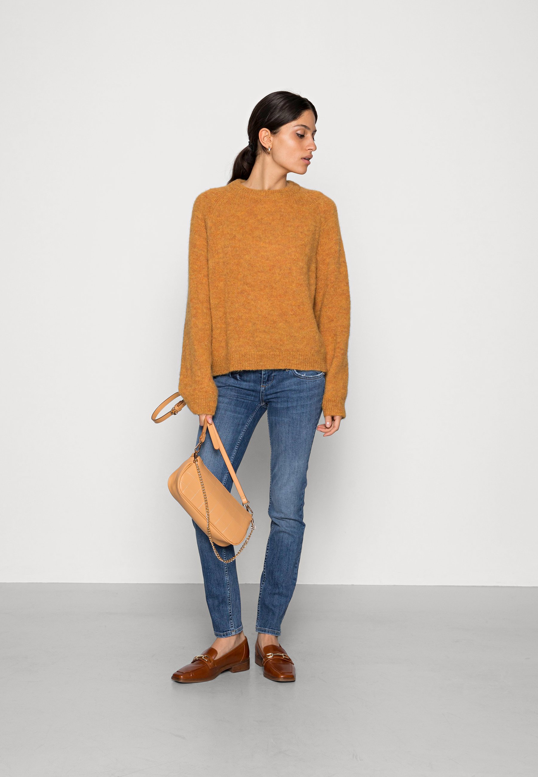 neta crew neck samsoe