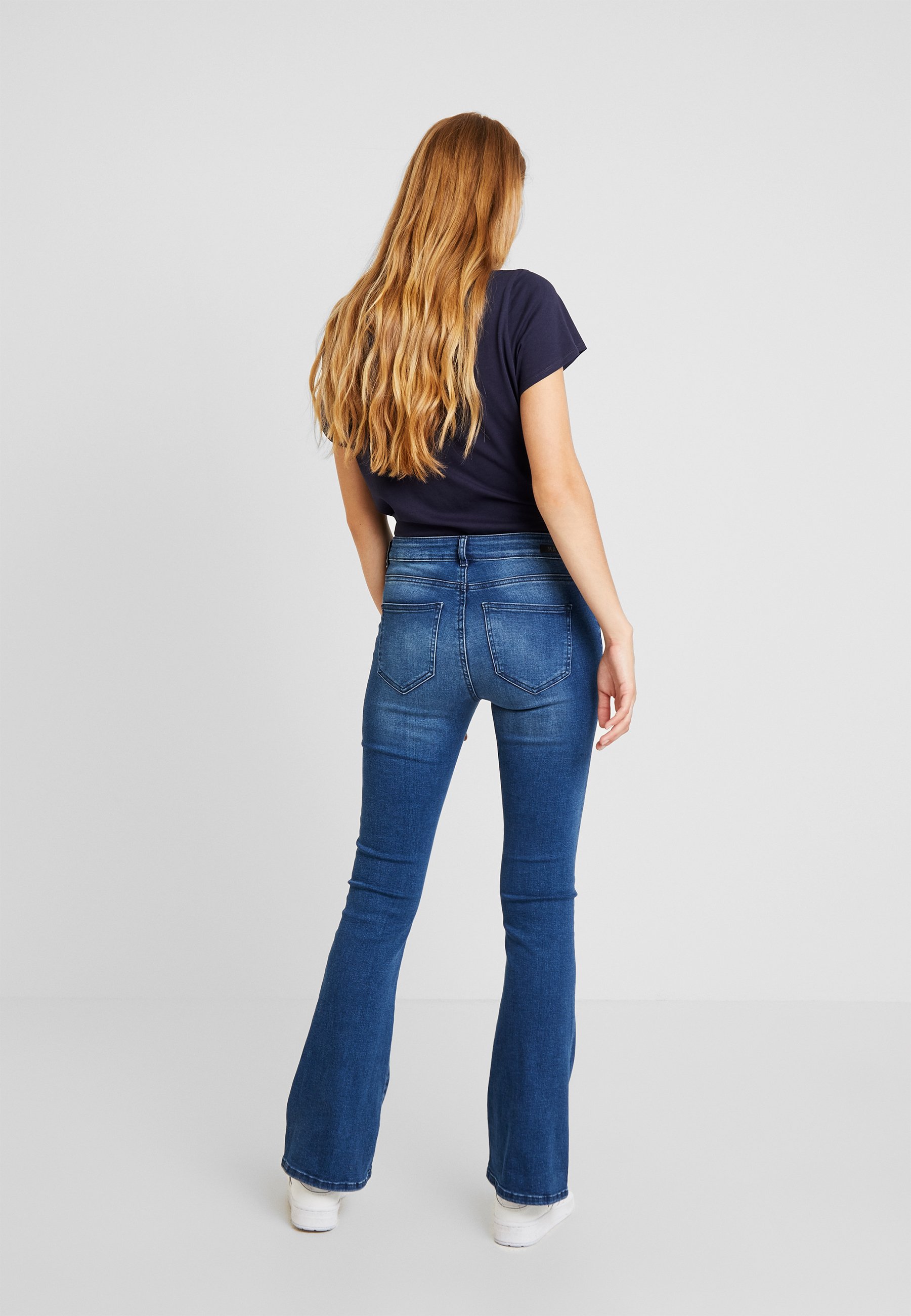 Noisy May Flared Jeans - medium blue 