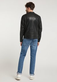 Mustang Skinnjacka - schwarz