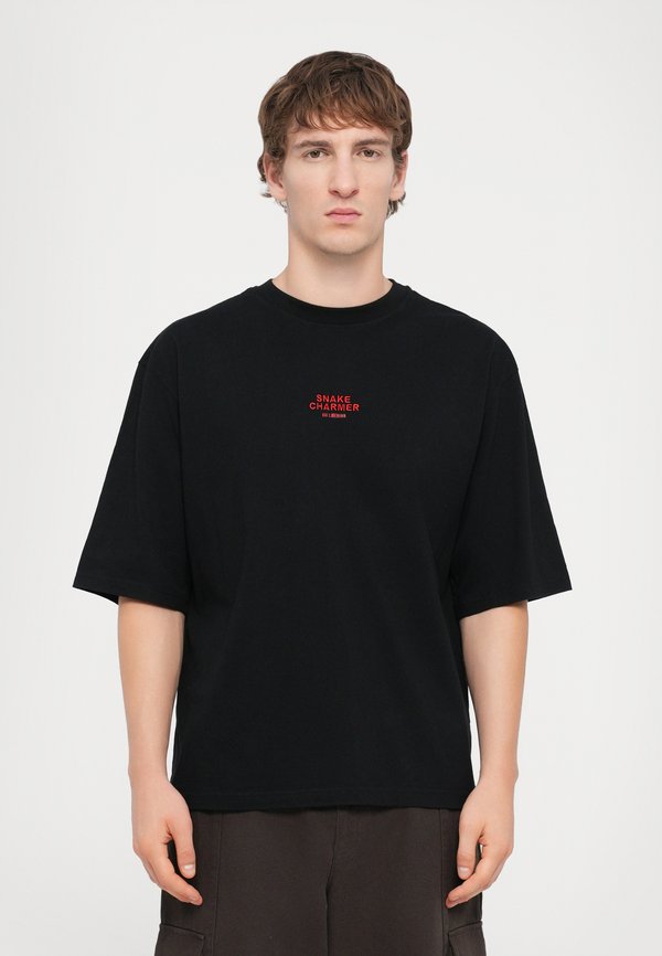 SNAKE EMBROIDERY TEE - Print T-shirt