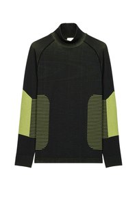 Maglia nera a maniche lunghe con collo alto e dettagli a strisce verdi sulle maniche. Realizzata in materiale testurizzato ed elastico.