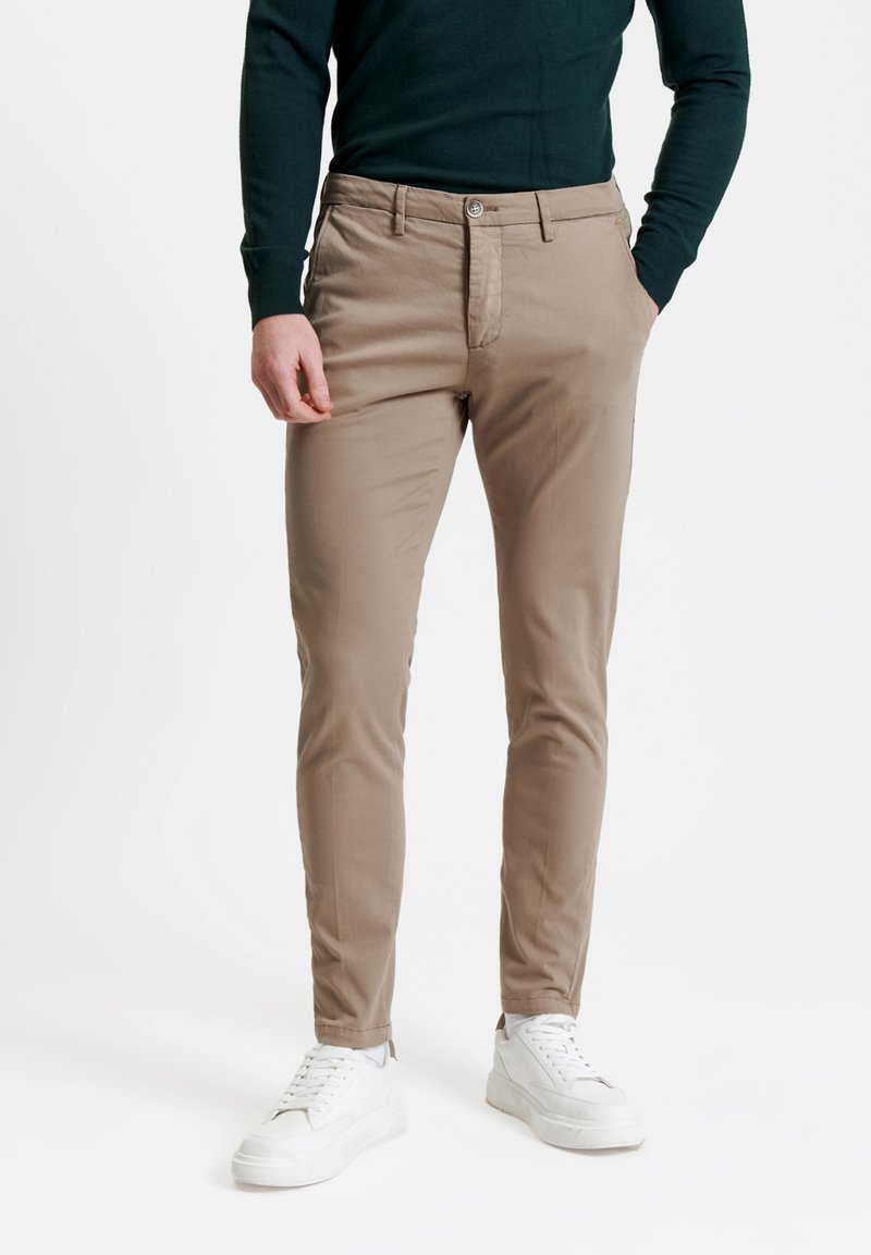 Gianni Lupo TAHOMA - Chino - camel