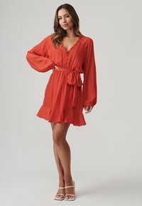 THE FATED SALLY MINI  - Dnevna haljina - coral