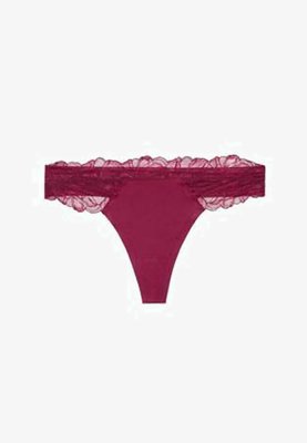 Perizoma in pizzo bordeaux con cintura in pizzo floreale e pannello frontale in tessuto opaco.