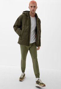 QS MIT ABNEHMBARER KAPUZE - Winterjas - forest night