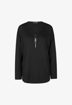 Zwart shirt met lange mouwen, V-hals en korte rits aan de voorkant met een rechthoekige trekker met een merklabel.