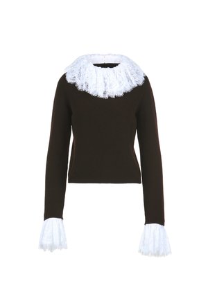 Pulover tricotat de culoare maro, cu un guler mare din dantelă albă și mansete înclinate cu dantelă. Designul este adaptat cu o croială dreaptă.