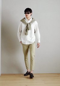 Lindbergh CROPPED PANTS - Trousers - olive