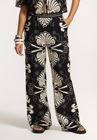 Shiwi MADISON SEA PEARL - Auduma bikses - black sea pearl