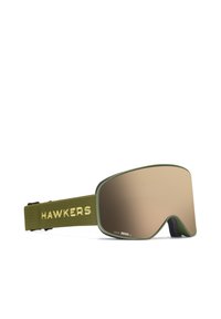 Skibrille mit grünem Rahmen und braunem Spiegelglas. Der Riemen trägt "HAWKERS" in gelber Stickerei. Glatte Textur und Rundum-Design.